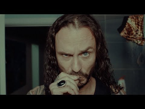 Van Echelpoel - Ziet Em Duun (English Subtitles) [Official Music Video]