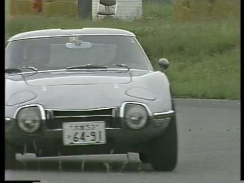 Watch this hero drift a Toyota 2000GT