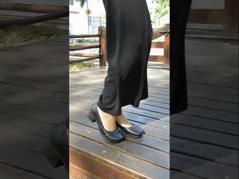 Sapato Celeste Salto Baixo Couro Legítimo