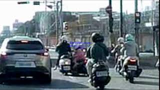 [問題] 被撞後，摔車撞到旁車