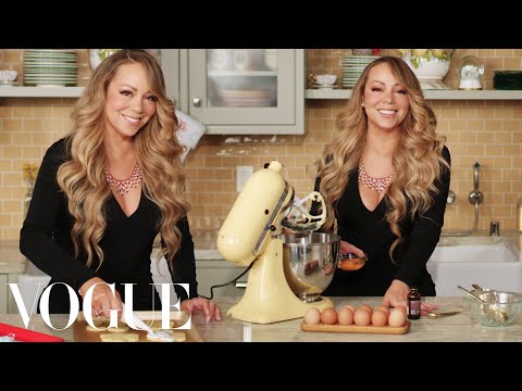 マライア・キャリー、クリスマス・クッキーを焼く。 (Mariah Carey Bakes Christmas Cookies | Now Serving | Vogue)
