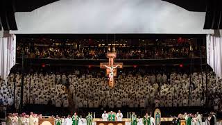 On Eagles Wings BEST VERSION with Pope Francis in NYC 2015 (sung by D&#39;Train Williams)