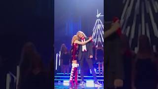 The moment when Chrissie joined @kylieminogue on stage to sing &#39;2000 Miles&#39; in 2015 #ChrissieHynde