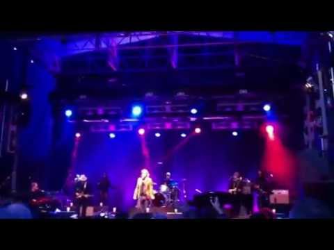 Videoclip de Bitter Tears (Live From The Artists Den/2012) — Rufus Wainwright