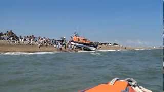 preview picture of video 'Aldeburgh Lifeboat Launch Aug 2012 - Suffolk, UK'
