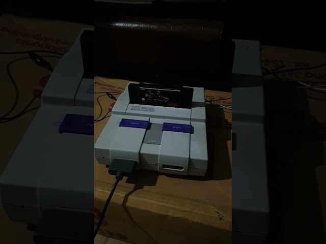 Vídeo relacionado con Link-e : Cargador de red + cable de video compuesto AV para la consola de juegos Super Nintendo SNES