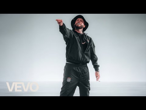 JC REYES x ÑENGO FLOW x CRIS MJ - FUGA (2025)