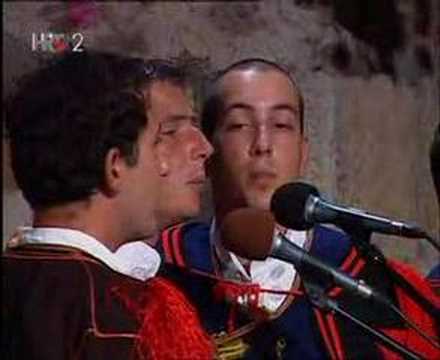 Klapa Brodarica "Karala majka Maricu"