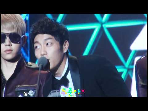 [Fancam] 111124  BEAST DOOJUN - Open @ 2011 Melon Music Awards