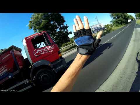 Elengedem a kamiont, konténerszállítót - I let the lorries, trucks go