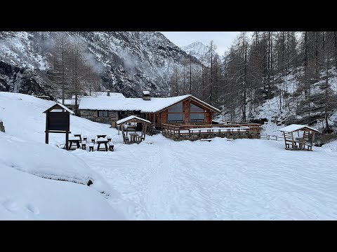 Rifugio Pastore - Snow on the Alps