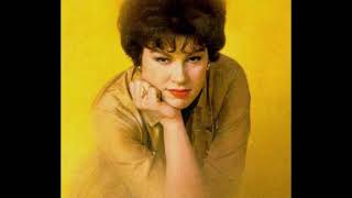 Patsy Cline - I Fall To Pieces 1961 (Country Music Greats)