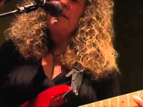 Is This the Time   Teresa Russell Live at the Savory  (stereo)