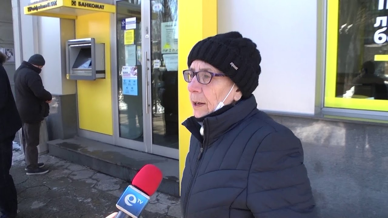 Опасни ледени висулки дебнат минувачите в центъра на Хасково