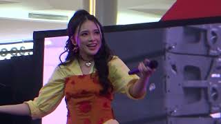 Download lagu ANNETH DELLIECIA - MUNGKIN HARI INI ESOK ATAU NANTI | Live Mie Sedap Mall Kota Kasablanka 23-10-2025 mp3 Download lagu ANNETH DELLIECIA - MUNGKIN HARI INI ESOK ATAU NANTI | Live Mie Sedap Mall Kota Kasablanka 23-10-2025 mp3