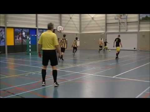 SC Leovardia JO17-1 Kerstzaalvoetbal deel 1