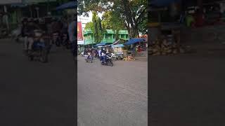 Download lagu STORY WA HALU VIDEO MENTAHAN LAGI DI JALAN mp3