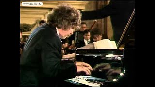Zoltán Kocsis performs Adagio from Mozart&#39;s Piano Concerto No. 23