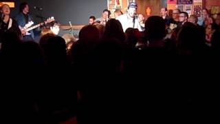 Low Cut Connie -- Am I Wrong?