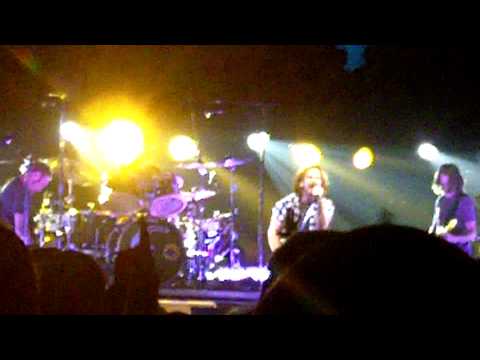 Pearl Jam - Push Me Pull Me (Live Boston 5/17/10)