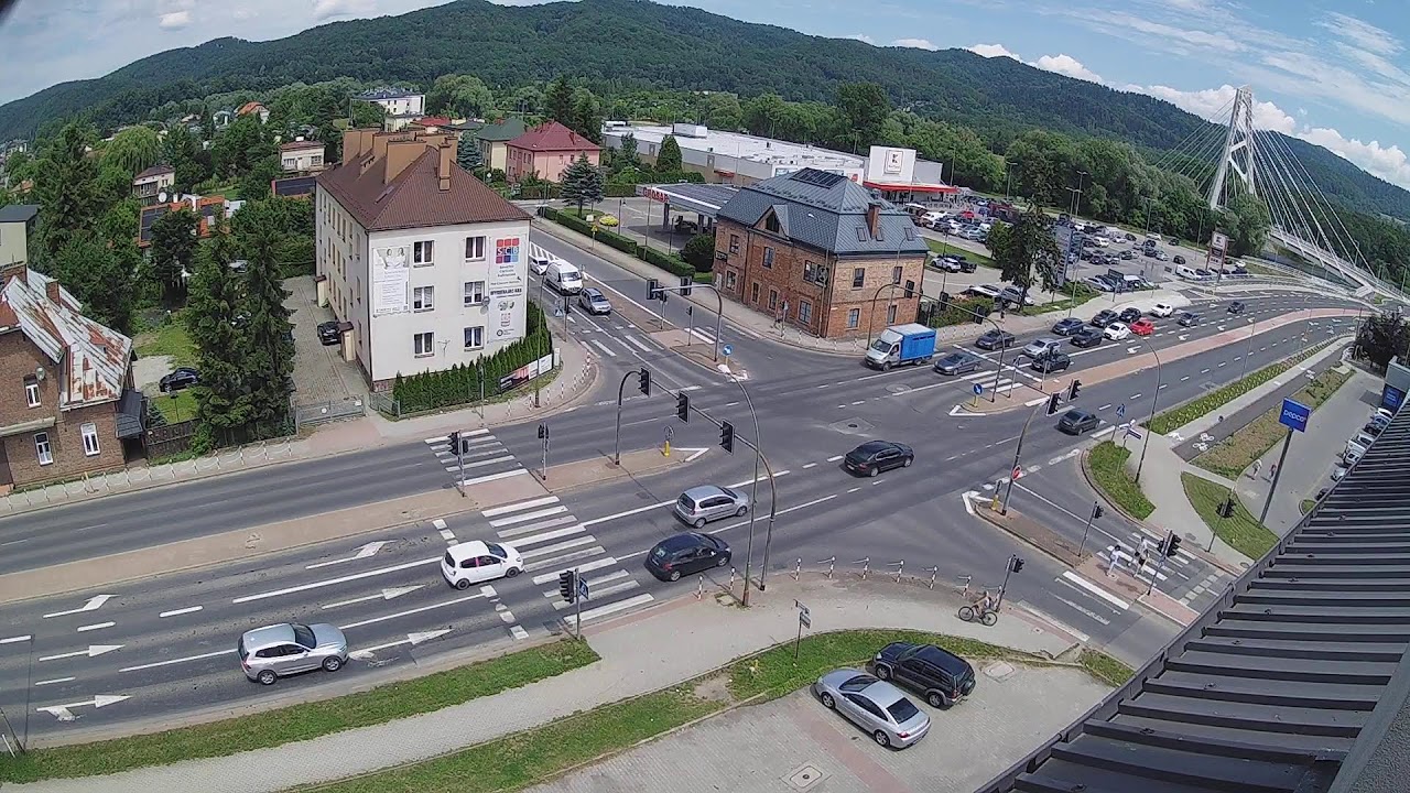 Live webcam view of Mickiewicza & Królowej Bony Intersection