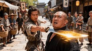 武俠電影！路邊鐵匠竟是功夫高手，一招秒殺惡霸救下村民！#成龍 #武俠 #功夫 #劉亦菲 #王一博 #肖戰