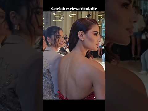 Pia Alonzo Wurtzbach-Jauncey and Ariadna Gutiérrez Arévalo😍@OfficialMissUniverse #missuniverse2015