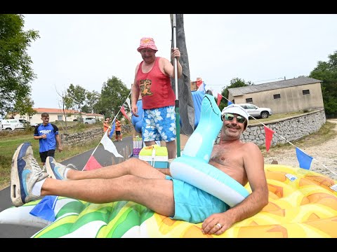 Défilé des chars à Saint André de Chalencon 2024