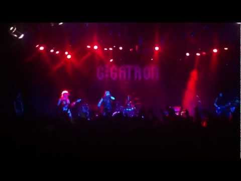 Gigatron - Te peto el cacas 3 | Festival Mundo Idiota, Madrid | 20/10/12