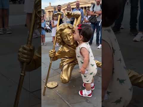 She Met a Golden Statue! 😍 #Cute