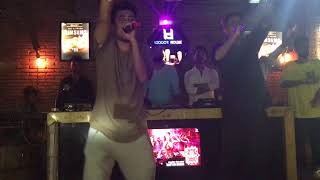 Entry of encore and calm at liquor house artistaan live showcase