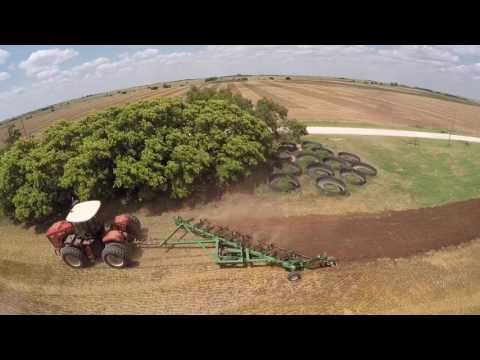 Versatile 350 pulling a 10 bottom plow in Alva Oklahoma