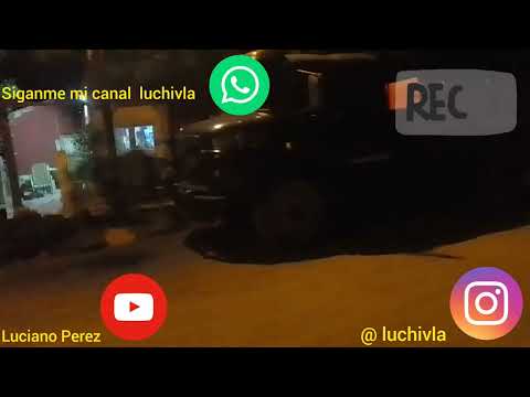 Un Camion mercedes Benz 1114 azul nocturno Loncopue Neuquen Argentina video 6.625 🚚🎾🏄‍♂️😎 .
