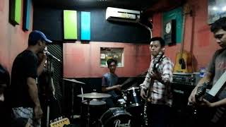 Download lagu BENYAMIN S COVER PERJAKA TUA (SANG BANGO BAND) mp3