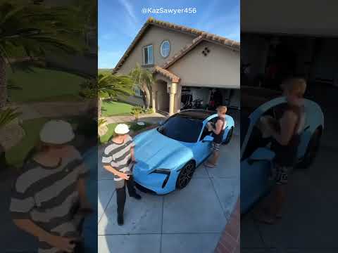 O Porsche dele está coberto com os nomes dos inscritos! 🚗❤️