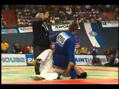 JUDO 2001 World Championships: Yusuke Kanamaru 金丸 雄介 (JPN) - Vitaly Makarov (RUS)