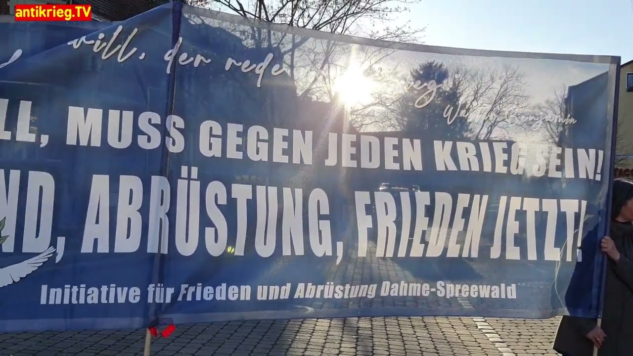 Eindrücke von der Kundgebung "Frieden, Heizung, Brot statt Waffen, Krieg und Tod!" in Königs Wusterhausen