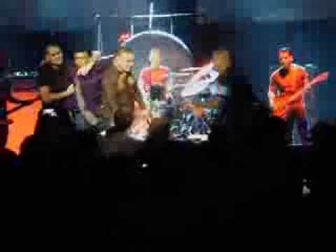 Morrissey stops show in El Paso