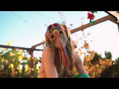 Molly Moore - Shy (Official Visualizer)