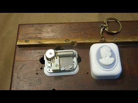 VINTAGE SANKYO MUSIC BOX KEYCHAIN BLUE CAMEO "WEDDING MARCH WAGNER"