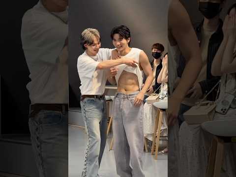 黃氏兄弟演唱會結束後兩兄妹吵著看腹肌 結果看完直接昏倒😆