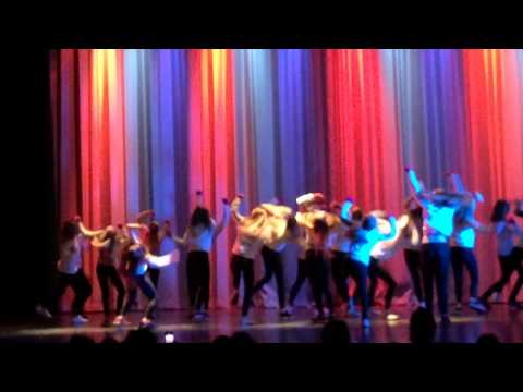 Hiphop övade  Ackesdansskola uppvisning