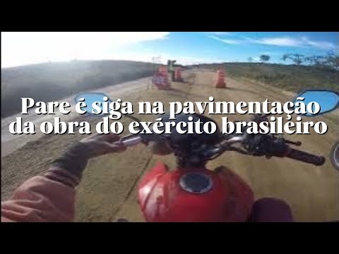 Trecho da BR 367 entre Jacinto e ALMENARA com pare e siga pavimentação do exército brasileiro 