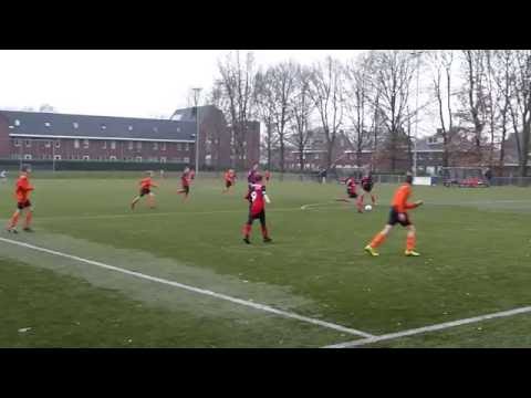 Thuis tegen De Bataven. Doelpunt Ties 2