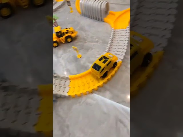 Vídeo relacionado con Circuito Coches de Juguetes Niños 3 Años, 184 Piezas Flexible Pista de Coches para Niños Luminosa Cars Pista Cochesde Juguetes Regalo Navidad Niño Niña 2 3 4 5 6 Años