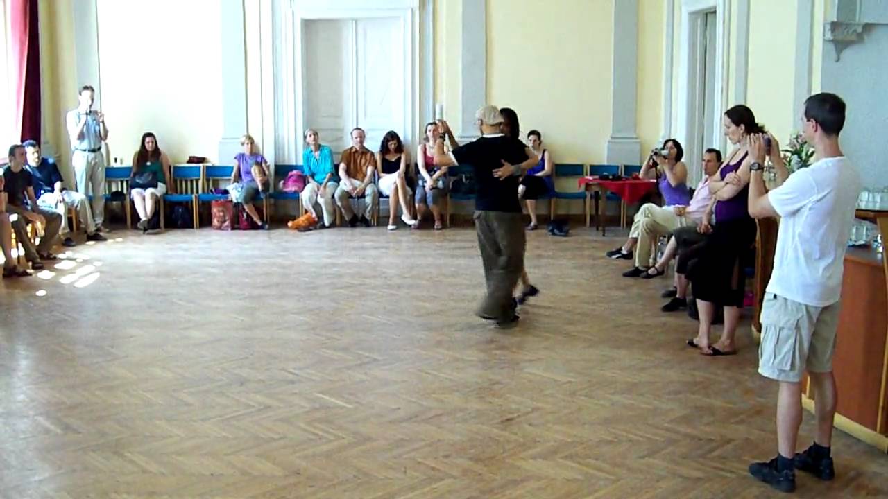 Intro to Colgadas (1 of 5). Cristina & Homer Ladas class summary.