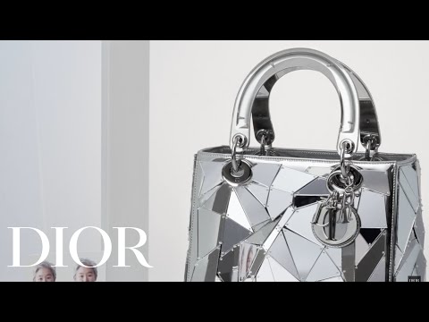 Dior Lady Art : Interview with Lee Bul thumnail