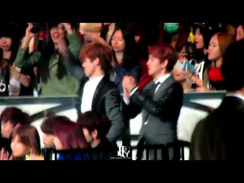 [SEOHAN]Luhan and Baekhyun were Crazy Fanboys when SNSD won at MAMA 2013!!!