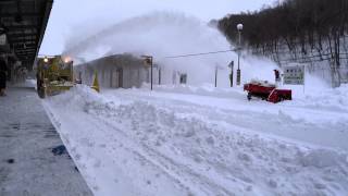 preview picture of video 'Snow clearing train in Abashiri, Japan'