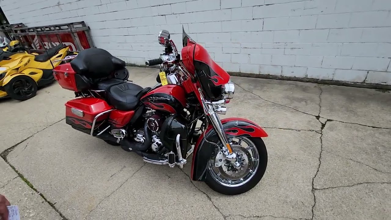 2010 Harley-Davidson® CVO™ Ultra Classic® Electra Glide® Motorcycle